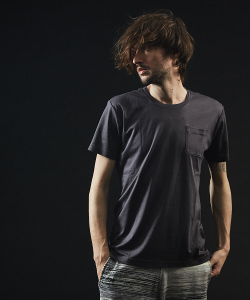 5351 POUR LES HOMMES(ゴーサンゴーイチプールオム)の「【クルーネック】プライマリースムース半袖Tシャツ(Tシャツ/カットソー・メンズ・ホワイト/チャコールグレー/ブラック・44/46/48/50)」の18枚目の写真