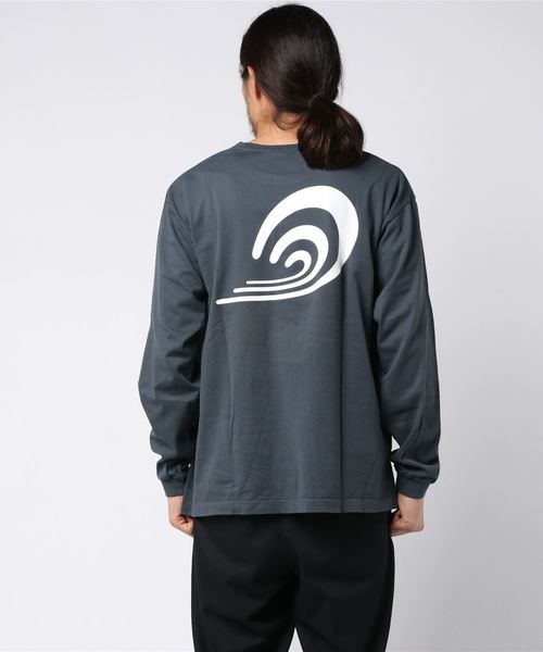 SEAGREEN(シーグリーン)の「SEAGREEN(シーグリーン)×SURFRIDER L/S1 カットソー(Tシャツ/カットソー・メンズ・ホワイト/チャコールグレー・1/2/3)」の3枚目の写真