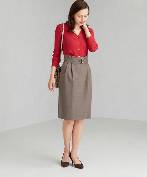 green label relaxing（グリーンレーベルリラクシング）の「[手洗い可能] D リブ メタルボタン Vネック カーディガン（カーディガン/ボレロ・レディース・レッド/ブラウン/ブラック・FREE）」の6枚目の写真