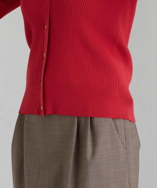 green label relaxing（グリーンレーベルリラクシング）の「[手洗い可能] D リブ メタルボタン Vネック カーディガン（カーディガン/ボレロ・レディース・レッド/ブラウン/ブラック・FREE）」の9枚目の写真