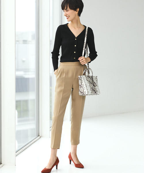 green label relaxing（グリーンレーベルリラクシング）の「[手洗い可能] D リブ メタルボタン Vネック カーディガン（カーディガン/ボレロ・レディース・ブラウン/レッド/ブラック・FREE）」の9枚目の写真