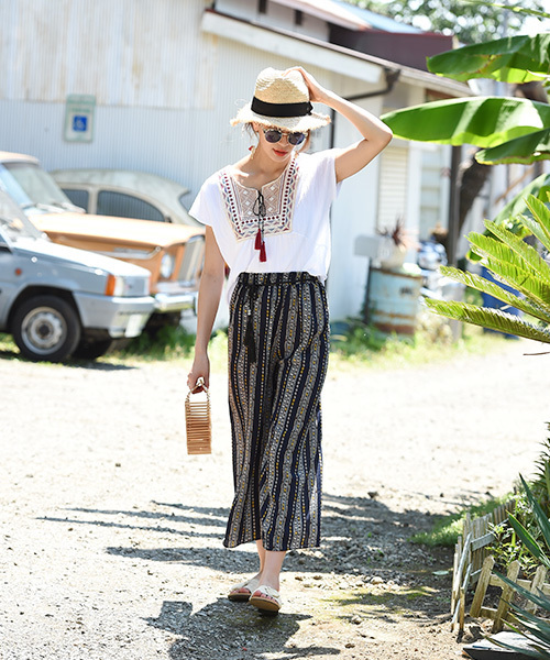 Luz Llena(ラズレナ)の「エスニック刺繍フリンジブラウス(シャツ/ブラウス・レディース・オフホワイト・MEDIUM)」の2枚目の写真