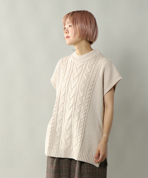 notch.（ノッチ）の「ハイネックケーブルニットベスト（ベスト・レディース・オフホワイト/チャコールグレー/ベージュ・M）」の2枚目の写真