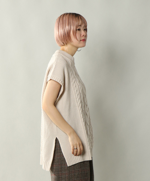 notch.（ノッチ）の「ハイネックケーブルニットベスト（ベスト・レディース・オフホワイト/チャコールグレー/ベージュ・M）」の7枚目の写真