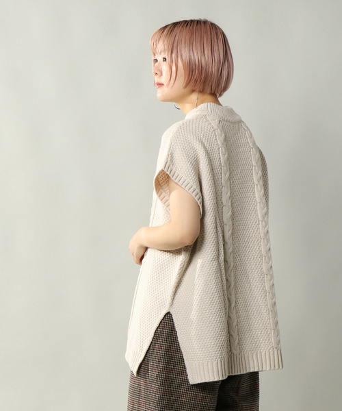 notch.（ノッチ）の「ハイネックケーブルニットベスト（ベスト・レディース・オフホワイト/チャコールグレー/ベージュ・M）」の8枚目の写真
