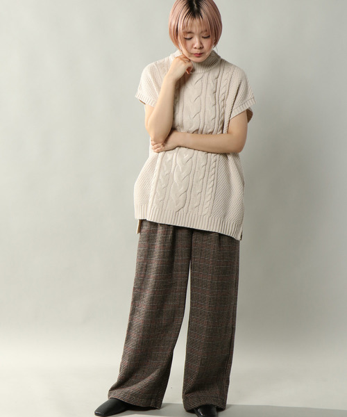notch.（ノッチ）の「ハイネックケーブルニットベスト（ベスト・レディース・オフホワイト/チャコールグレー/ベージュ・M）」の10枚目の写真