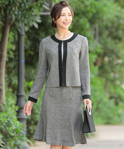 Fashion Letter(ファッションレター)の「入学式用3点セットスカートスーツ(スーツセット・レディース・ベージュ/ネイビー/グレー・M/L/XL)」の2枚目の写真