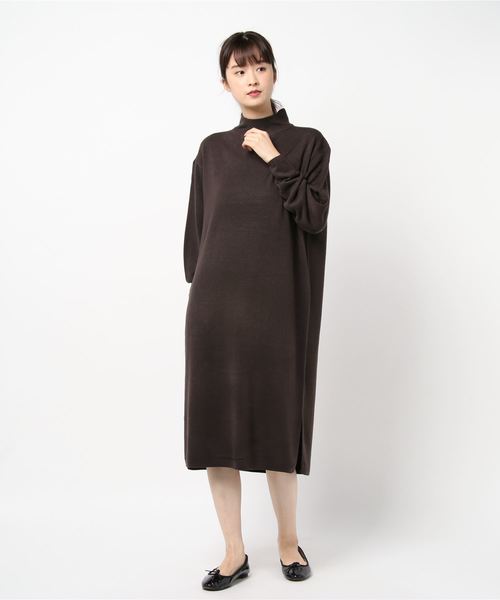 AMERICAN HOLIC（アメリカンホリック）の「ミニハイネックドロップショルダーニットワンピース　＊（ワンピース・レディース・ブラウン/ブルー/モカ/ライトベージュ/グレー系その他2・M/L）」の2枚目の写真