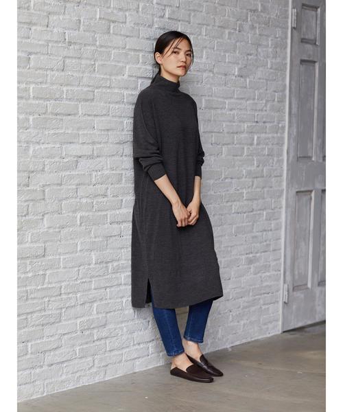 AMERICAN HOLIC（アメリカンホリック）の「ミニハイネックドロップショルダーニットワンピース　＊（ワンピース・レディース・ブラウン/ブルー/モカ/ライトベージュ/グレー系その他2・M/L）」の6枚目の写真