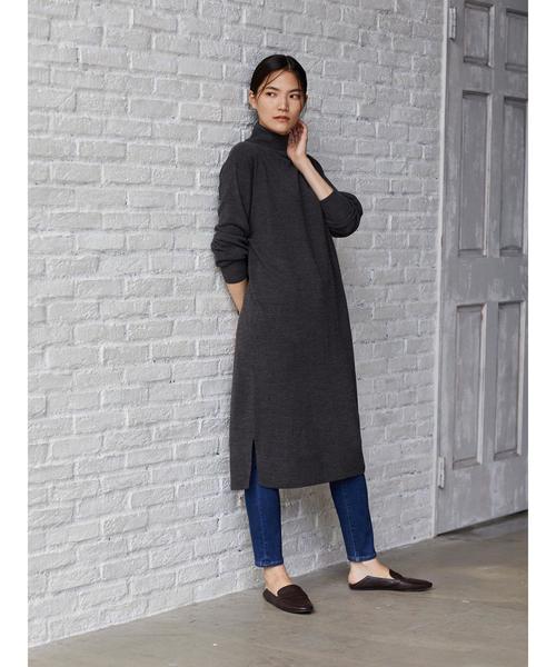 AMERICAN HOLIC（アメリカンホリック）の「ミニハイネックドロップショルダーニットワンピース　＊（ワンピース・レディース・ブラウン/ブルー/モカ/ライトベージュ/グレー系その他2・M/L）」の22枚目の写真