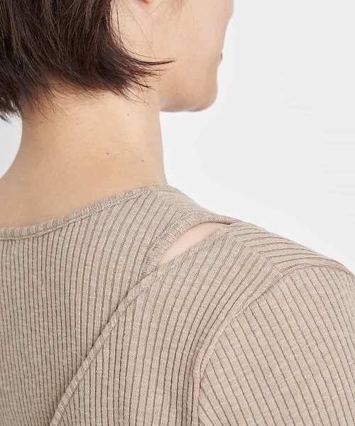 a.v.v(アーヴェヴェ)の「レイヤードカットソー(Tシャツ/カットソー・レディース・ブラック/ベージュ・34/38/36/40/42)」の18枚目の写真