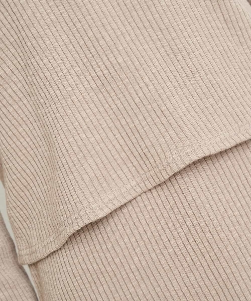 a.v.v(アーヴェヴェ)の「レイヤードカットソー(Tシャツ/カットソー・レディース・ブラック/ベージュ・34/38/36/40/42)」の13枚目の写真