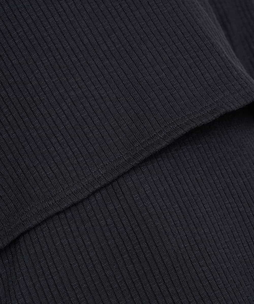 a.v.v(アーヴェヴェ)の「レイヤードカットソー(Tシャツ/カットソー・レディース・ブラック/ベージュ・34/38/36/40/42)」の12枚目の写真