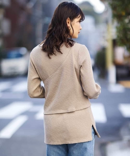 a.v.v(アーヴェヴェ)の「レイヤードカットソー(Tシャツ/カットソー・レディース・ブラック/ベージュ・34/38/36/40/42)」の10枚目の写真