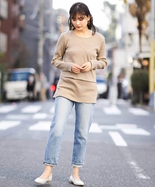 a.v.v(アーヴェヴェ)の「レイヤードカットソー(Tシャツ/カットソー・レディース・ブラック/ベージュ・34/38/36/40/42)」の7枚目の写真