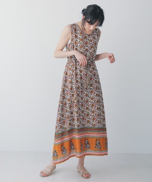 Bou Jeloud（ブージュルード）の「Made in INDIA◆オリエンタル柄・パネル柄・リゾート柄ノースリーブリゾートマキシワンピース（ワンピース・レディース・イエロー/グリーン/ブラウン・38）」の3枚目の写真