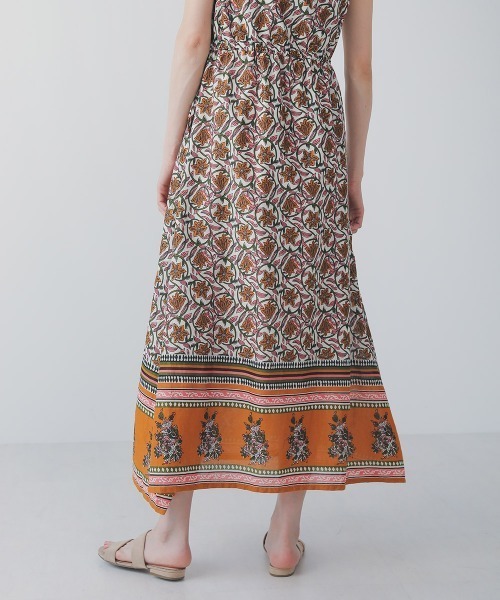 Bou Jeloud（ブージュルード）の「Made in INDIA◆オリエンタル柄・パネル柄・リゾート柄ノースリーブリゾートマキシワンピース（ワンピース・レディース・イエロー/グリーン/ブラウン・38）」の16枚目の写真