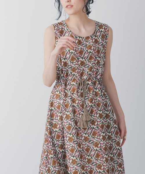 Bou Jeloud（ブージュルード）の「Made in INDIA◆オリエンタル柄・パネル柄・リゾート柄ノースリーブリゾートマキシワンピース（ワンピース・レディース・イエロー/グリーン/ブラウン・38）」の18枚目の写真