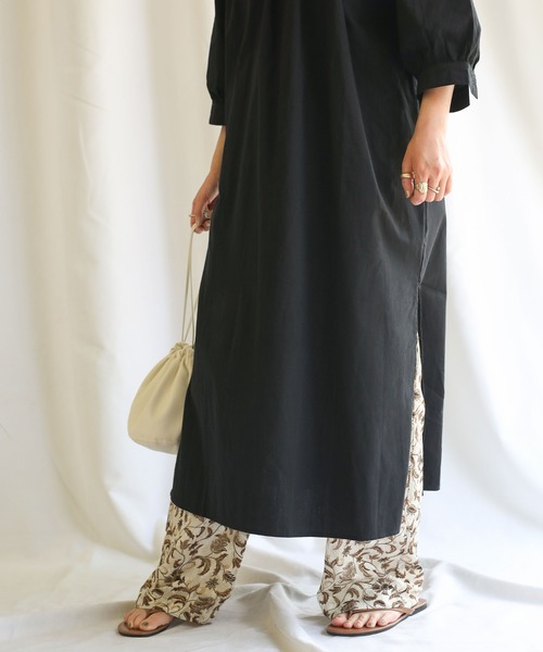 select MOCA(セレクトモカ)の「フロントギャザースタンドカラーシャツワンピース/コットンビックシルエットワンピース(ワンピース・レディース・ブラック/ライトベージュ・FREE)」の10枚目の写真