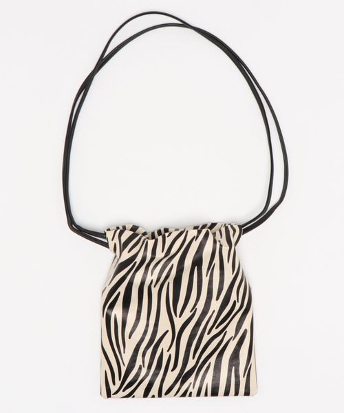 ottilie（オティーリエ）の「巾着ショルダーバッグ（ショルダーバッグ・レディース・ベージュ/シルバー/ゴールド/グレイッシュベージュ/グレー・FREE）」の7枚目の写真