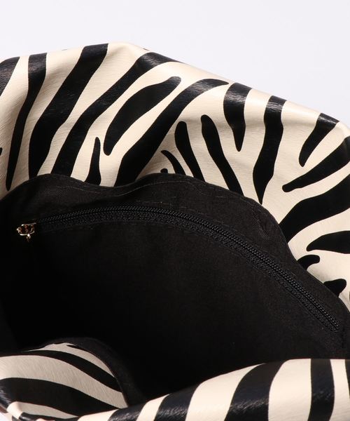 ottilie（オティーリエ）の「巾着ショルダーバッグ（ショルダーバッグ・レディース・ベージュ/シルバー/ゴールド/グレイッシュベージュ/グレー・FREE）」の6枚目の写真