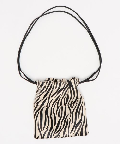 ottilie（オティーリエ）の「巾着ショルダーバッグ（ショルダーバッグ・レディース・ベージュ/シルバー/ゴールド/グレイッシュベージュ/グレー・FREE）」の9枚目の写真