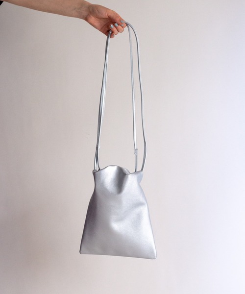 ottilie（オティーリエ）の「巾着ショルダーバッグ（ショルダーバッグ・レディース・ベージュ/シルバー/ゴールド/グレイッシュベージュ/グレー・FREE）」の21枚目の写真