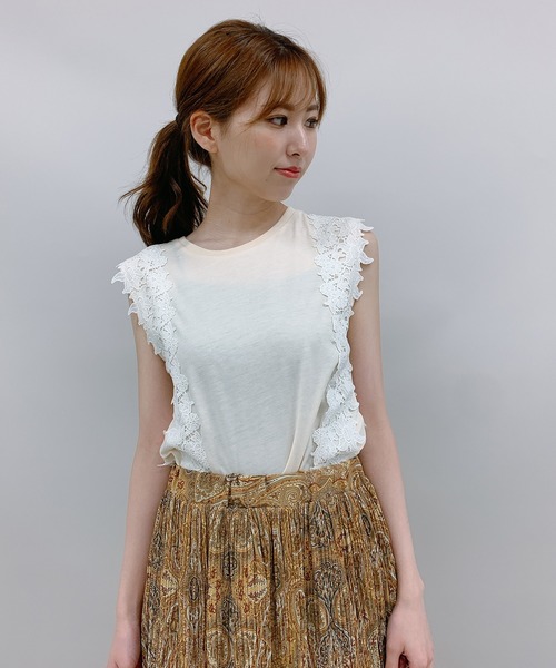 MILLION CARATS（ミリオンカラッツ）の「花レースカットソータンクトップス（Tシャツ/カットソー・レディース・グレー/ブルー系その他/ネイビー/ブラック系その他/オフホワイト/グレー系その他/ホワイト系その他/ブラック・FREE）」の9枚目の写真