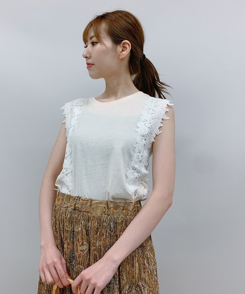 MILLION CARATS（ミリオンカラッツ）の「花レースカットソータンクトップス（Tシャツ/カットソー・レディース・グレー/ブルー系その他/ネイビー/ブラック系その他/オフホワイト/グレー系その他/ホワイト系その他/ブラック・FREE）」の17枚目の写真