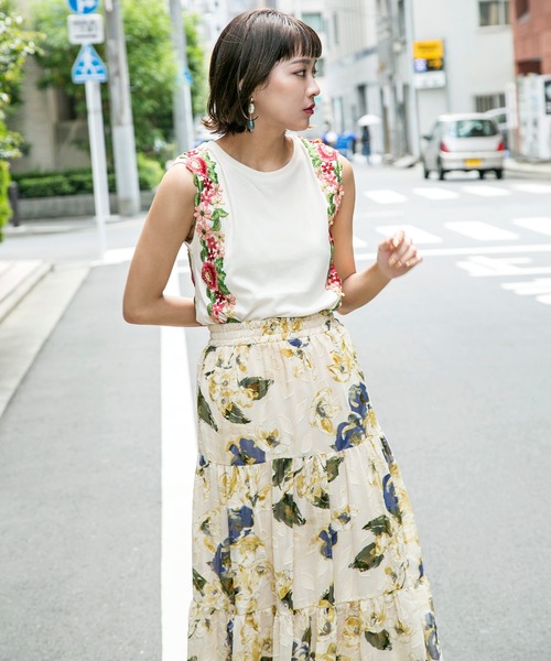 MILLION CARATS（ミリオンカラッツ）の「花レースカットソータンクトップス（Tシャツ/カットソー・レディース・グレー/ブルー系その他/ネイビー/ブラック系その他/オフホワイト/グレー系その他/ホワイト系その他/ブラック・FREE）」の10枚目の写真