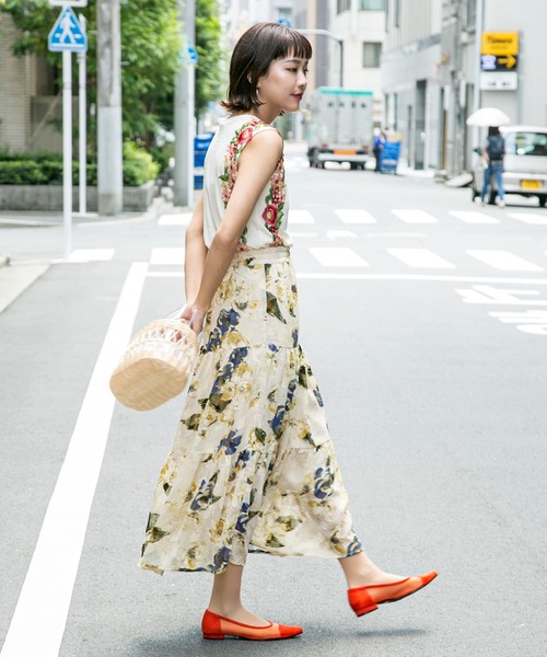 MILLION CARATS（ミリオンカラッツ）の「花レースカットソータンクトップス（Tシャツ/カットソー・レディース・グレー/ブルー系その他/ネイビー/ブラック系その他/オフホワイト/グレー系その他/ホワイト系その他/ブラック・FREE）」の11枚目の写真