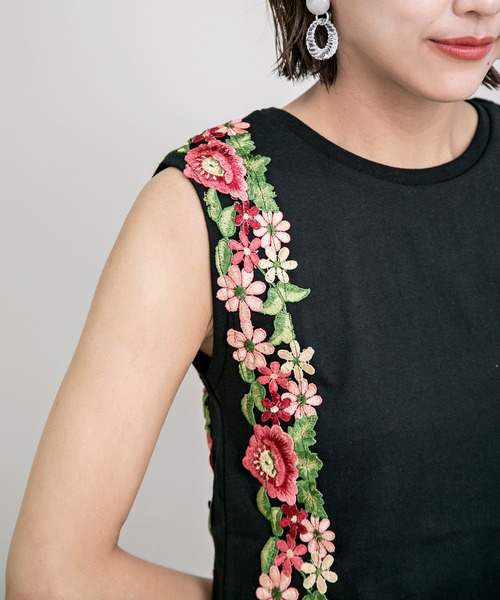 MILLION CARATS（ミリオンカラッツ）の「花レースカットソータンクトップス（Tシャツ/カットソー・レディース・グレー/ブルー系その他/ネイビー/ブラック系その他/オフホワイト/グレー系その他/ホワイト系その他/ブラック・FREE）」の20枚目の写真