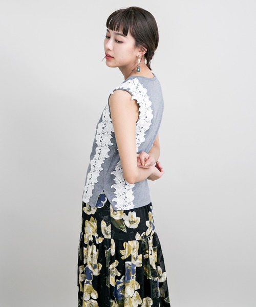 MILLION CARATS（ミリオンカラッツ）の「花レースカットソータンクトップス（Tシャツ/カットソー・レディース・グレー/ブルー系その他/ネイビー/ブラック系その他/オフホワイト/グレー系その他/ホワイト系その他/ブラック・FREE）」の21枚目の写真