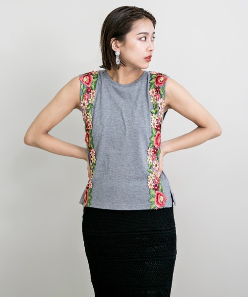 MILLION CARATS（ミリオンカラッツ）の「花レースカットソータンクトップス（Tシャツ/カットソー・レディース・グレー/ブルー系その他/ネイビー/ブラック系その他/オフホワイト/グレー系その他/ホワイト系その他/ブラック・FREE）」の14枚目の写真