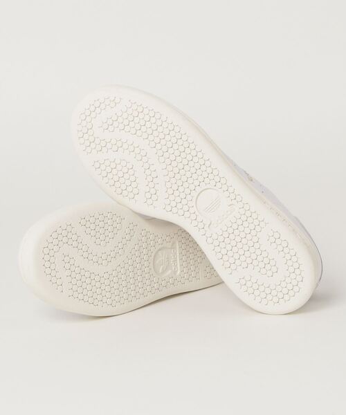 adidas(アディダス)の「adidas アディダス STAN SMITH FX5522 FWWT/CGRN/OWHT(スニーカー・メンズ・ホワイト系その他・23.0cm/27.0cm/24.0cm/28.0cm/22.0cm/26.0cm/24.5cm/28.5cm/25.0cm/29.0cm/22.5cm/26.5cm/23.5cm/27.5cm/25.5cm)」の3枚目の写真