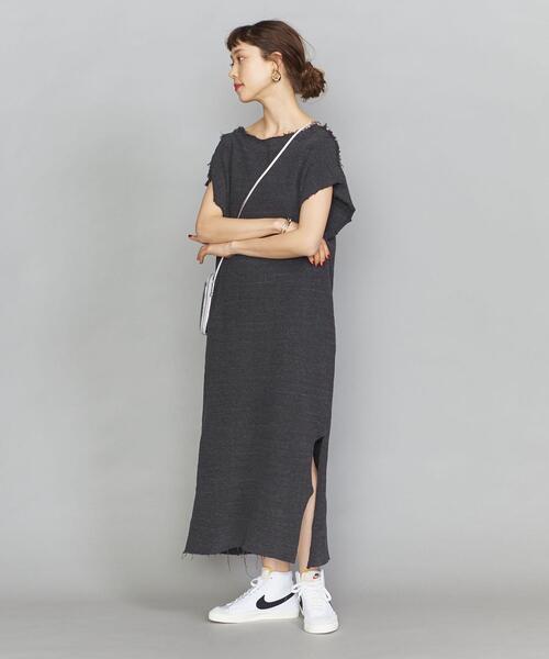 R JUBILEE(アールジュビリー)の「<R JUBILEE>スリットロングワンピース Ψ(ワンピース・レディース・ベージュ/ダークグレー・FREE)」の4枚目の写真