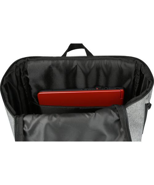 UNDER ARMOUR(アンダーアーマー)の「UAクール バックパック 2.0 27L(トレーニング/メンズ/レディース)(バックパック/リュック・レディース・ブラック/グレー・ONESIZE)」の11枚目の写真