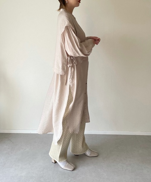 y/m by misato（イムバイミサト）の「レイヤードシアーシャツワンピース（シャツワンピース・レディース・ブルー/オフホワイト/ベージュ・FREE）」の8枚目の写真