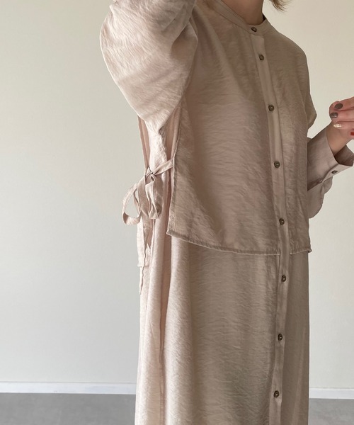 y/m by misato（イムバイミサト）の「レイヤードシアーシャツワンピース（シャツワンピース・レディース・ブルー/オフホワイト/ベージュ・FREE）」の4枚目の写真