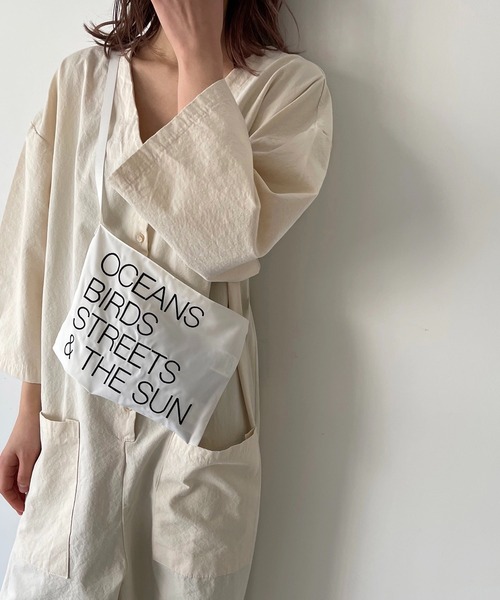 CANAL JEAN（キャナルジーン）の「RED CHOP WORKS(レッドチョップワークス) 刺繍ロゴナイロンサコッシュ（ショルダーバッグ・レディース・ホワイト/カーキ/ブラック・ONE SIZE）」の2枚目の写真