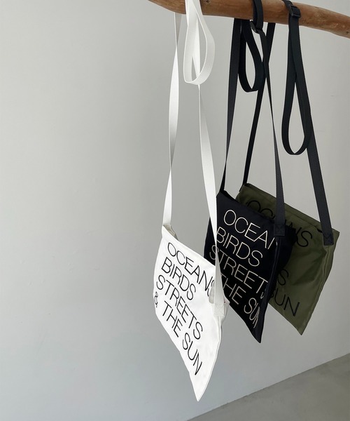 CANAL JEAN（キャナルジーン）の「RED CHOP WORKS(レッドチョップワークス) 刺繍ロゴナイロンサコッシュ（ショルダーバッグ・レディース・ホワイト/カーキ/ブラック・ONE SIZE）」の4枚目の写真