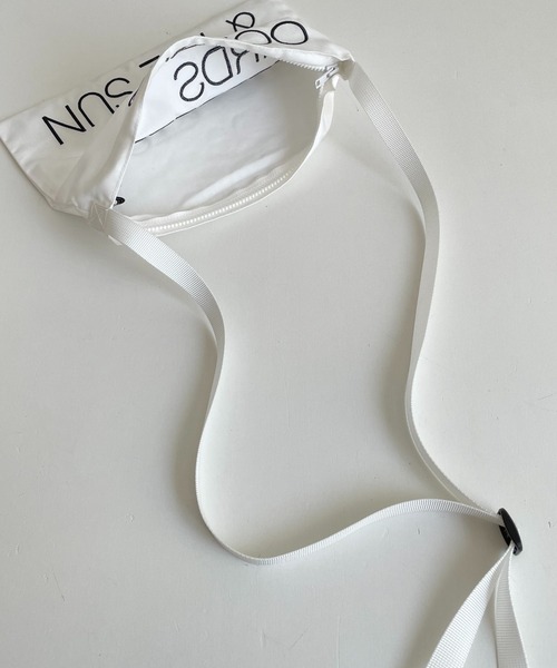 CANAL JEAN（キャナルジーン）の「RED CHOP WORKS(レッドチョップワークス) 刺繍ロゴナイロンサコッシュ（ショルダーバッグ・レディース・ホワイト/カーキ/ブラック・ONE SIZE）」の11枚目の写真