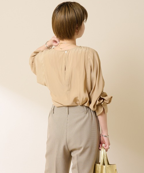 新品 SHENERY シーナリー Vネックダンガリーシャツ 36 新品 SHENERY シーナリー Vネックダンガリーシャツ 36 SHENERY