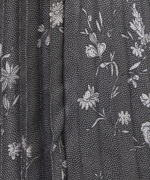 closet story（クローゼットストーリー）の「＜closet story＞□CSC ミニドット×フラワー プリーツ ロングスカート -手洗い可能-（スカート・レディース・ライトブルー/ブラック・FREE）」の4枚目の写真