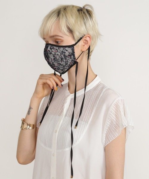 ABITOKYO（アビトーキョー）の「オシャレ　アクセサリー気分の華やか刺しゅうファッションマスク【日本製】（マスク・レディース・ブラック・FREE）」の8枚目の写真