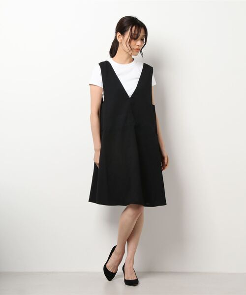 BELLUNA PLUS(ベルーナ)の「麻調合繊Vネックジャンパースカート(ジャンパースカート・レディース・ブラック/ネイビー/ベージュ・MEDIUM/X-LARGE/LARGE)」の6枚目の写真