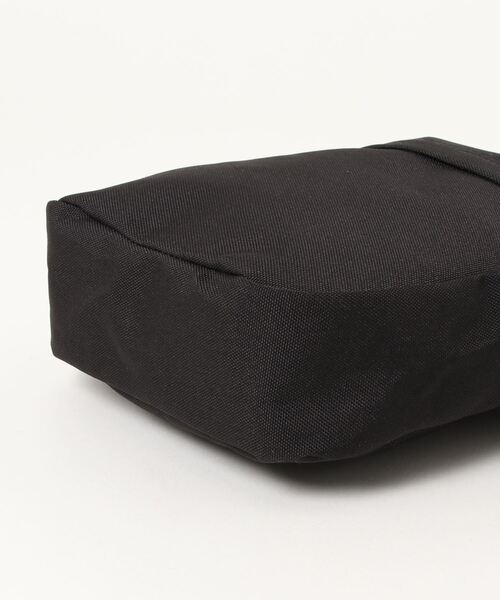 PARKS TOKYO SELECT(パークストウキョウセレクト)の「【AS COLOUR/エーエス・カラー】(UN)FLIGHT CONTRAST BAG(ボディバッグ/ウエストポーチ・メンズ・ブラック/ネイビー/グレー/オリーブドラブ・FREE)」の6枚目の写真