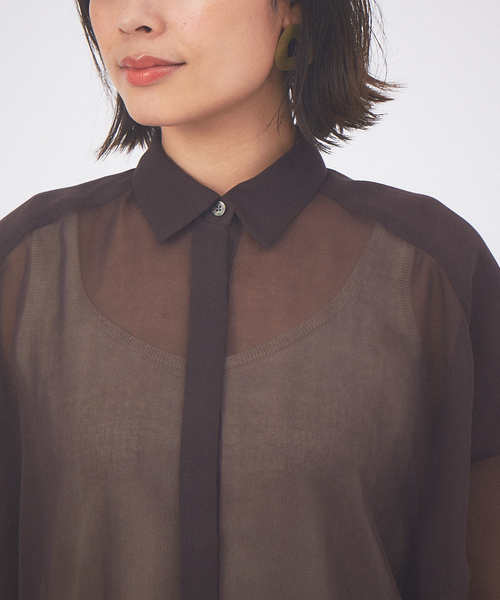 qualite(カリテ)の「ソフトオーガンジードロップショルダーシャツ(シャツ/ブラウス・レディース・オフホワイト/ダークブラウン・フリー)」の11枚目の写真