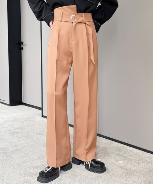 KOR（ケーオーアール）の「ベルト付き アシンメトリーウエスト センタープレススラックス（スラックス・メンズ・ブラック/ブラウン・M/L/XL）」の15枚目の写真