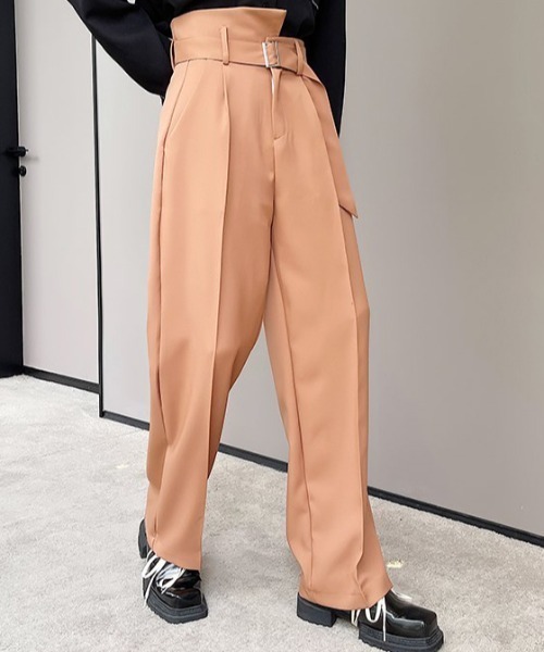 KOR（ケーオーアール）の「ベルト付き アシンメトリーウエスト センタープレススラックス（スラックス・メンズ・ブラック/ブラウン・M/L/XL）」の9枚目の写真